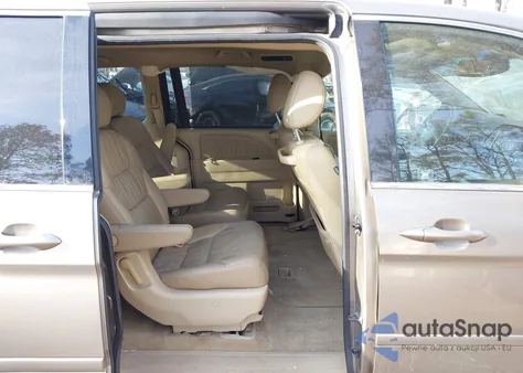 2008 Honda Odyssey Touring z USA, uszkodzony, nr VIN 5FNRL38888B067355